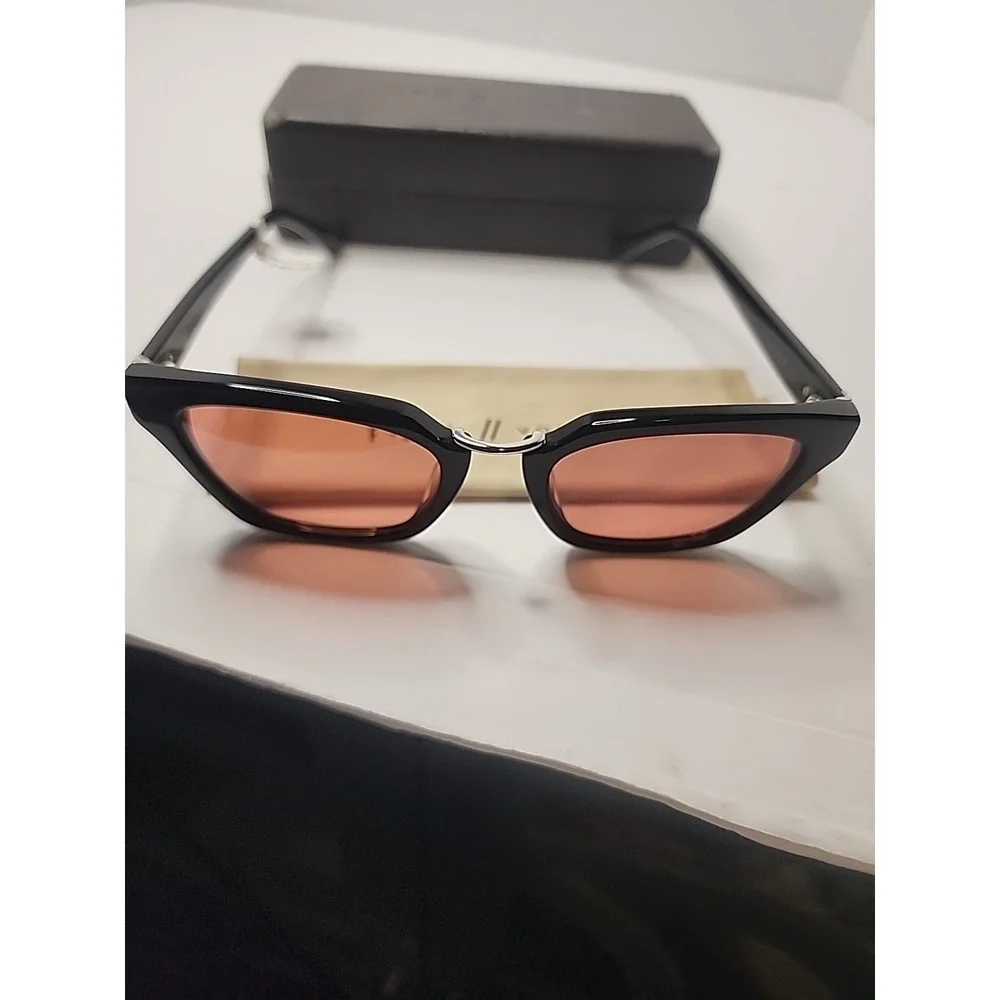VonZipper Jinx Sunglasses Black‎ with Rose Amber Gradient Lenses Cat Eye